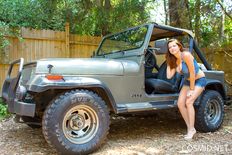 Tessa - Chicks Love Jeeps