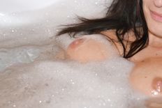 Sweet Brunette Amateur Nude Set