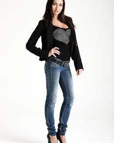 Casting Michaela Isizzu