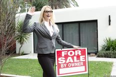 Sarah Vandella - Her First Big Sale