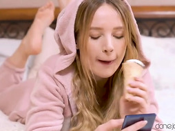 Sugary-Sweet ash-blonde with huge fun bags is using a glass fake penis to pummel her taut rump fuckhole