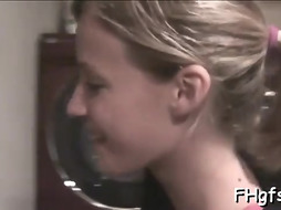 Pungent gf spunks on camera