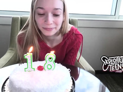 Hardly 18 platinum-blonde is deepthroating lollipops in POINT OF VIEW like a real professional, in front of the camera