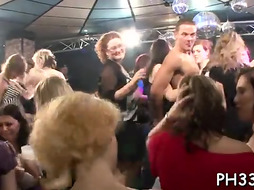 Tons of suck job from blondes