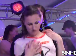 Messy dancing with lusty stunners