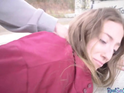 Pickedup euro babe fucked outdoors in erotic couple