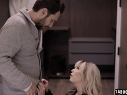 Real estate agent seduces the married guy