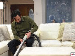 Me alone with a boner n a vacuumcleaner