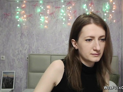 Amateur babe rubs boob on webcam solo show