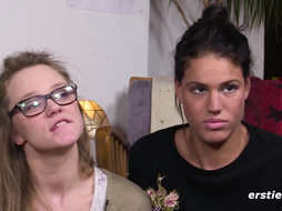 Ersties - Heiße Einladung nach Hamburg für geile Fingerspiele