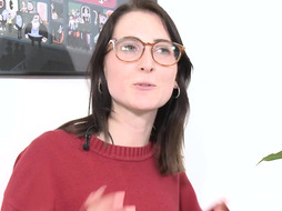 Ersties - Die 20-jährige Lia aus Magdeburg masturbiert mit Fingern und Analplug