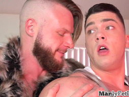 Mesmerized crossdresser stud rimmed and banged by top jock