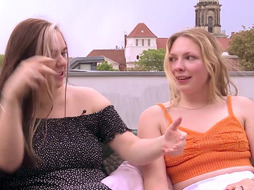 Ersties - Dildo-Spiele an einem heißen Sommertag mit Nelio und Anya