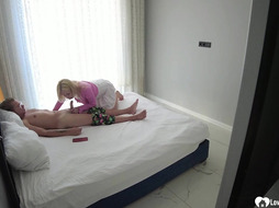 Babe came to my hotel room for sex