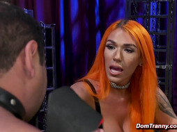 Shemale in latex anal fucks muscle man
