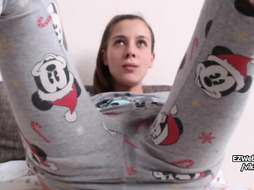 Innocent amateur teen dictated to squirt on cam