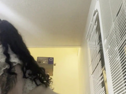 Emo college chick shakes her ass so you
