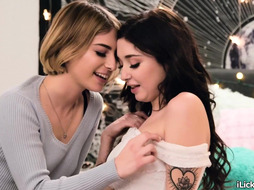 Lesbian babe fucking virgin teen stepsis