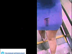 Smriti Jain Ass Flash Video in shopping mall