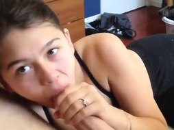 Super-Cute Suck Off - PornGem